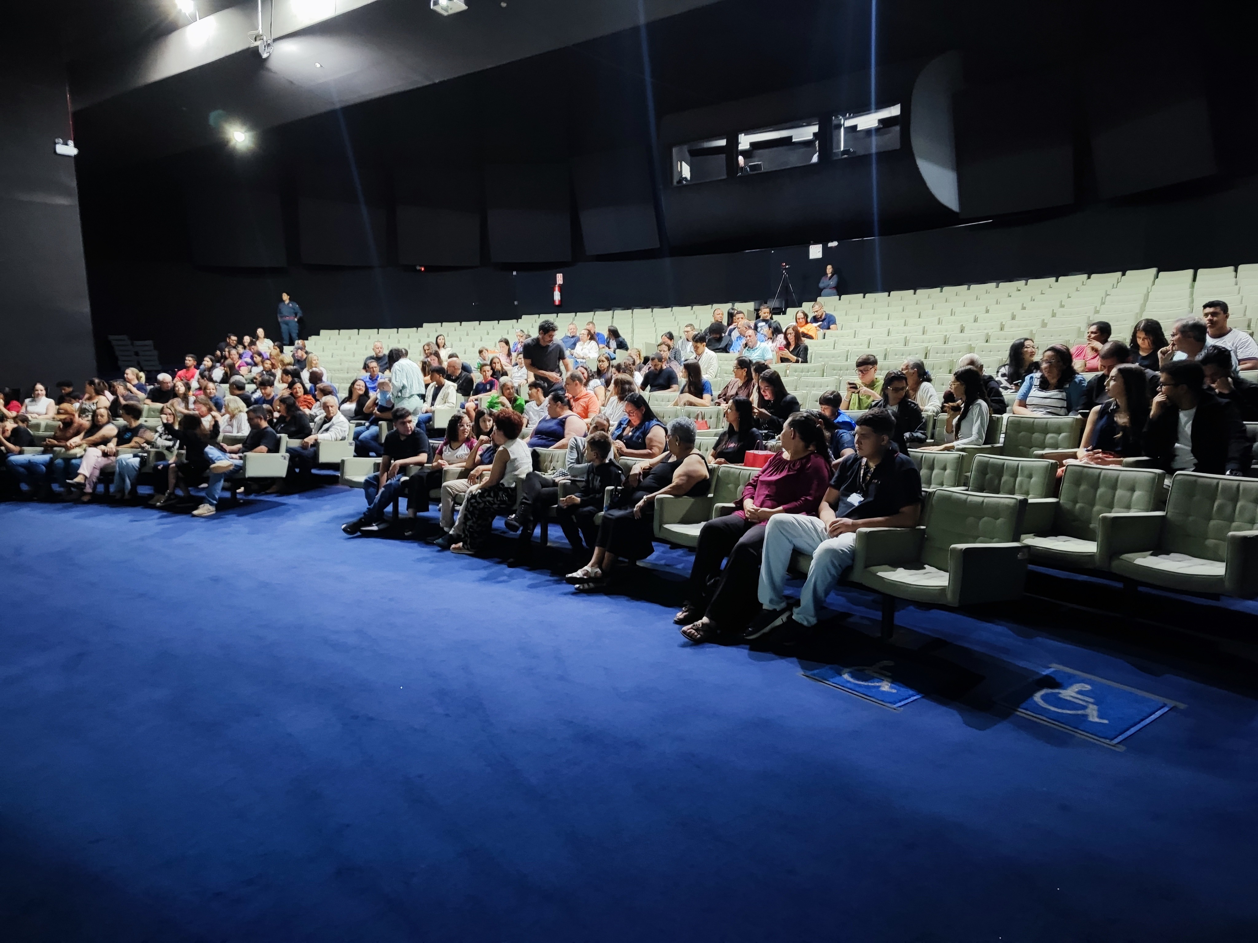 Visualize fotos 09/12/2025 Sessão Solene Aluno Destaque e Aluno Destaque Inclusivo