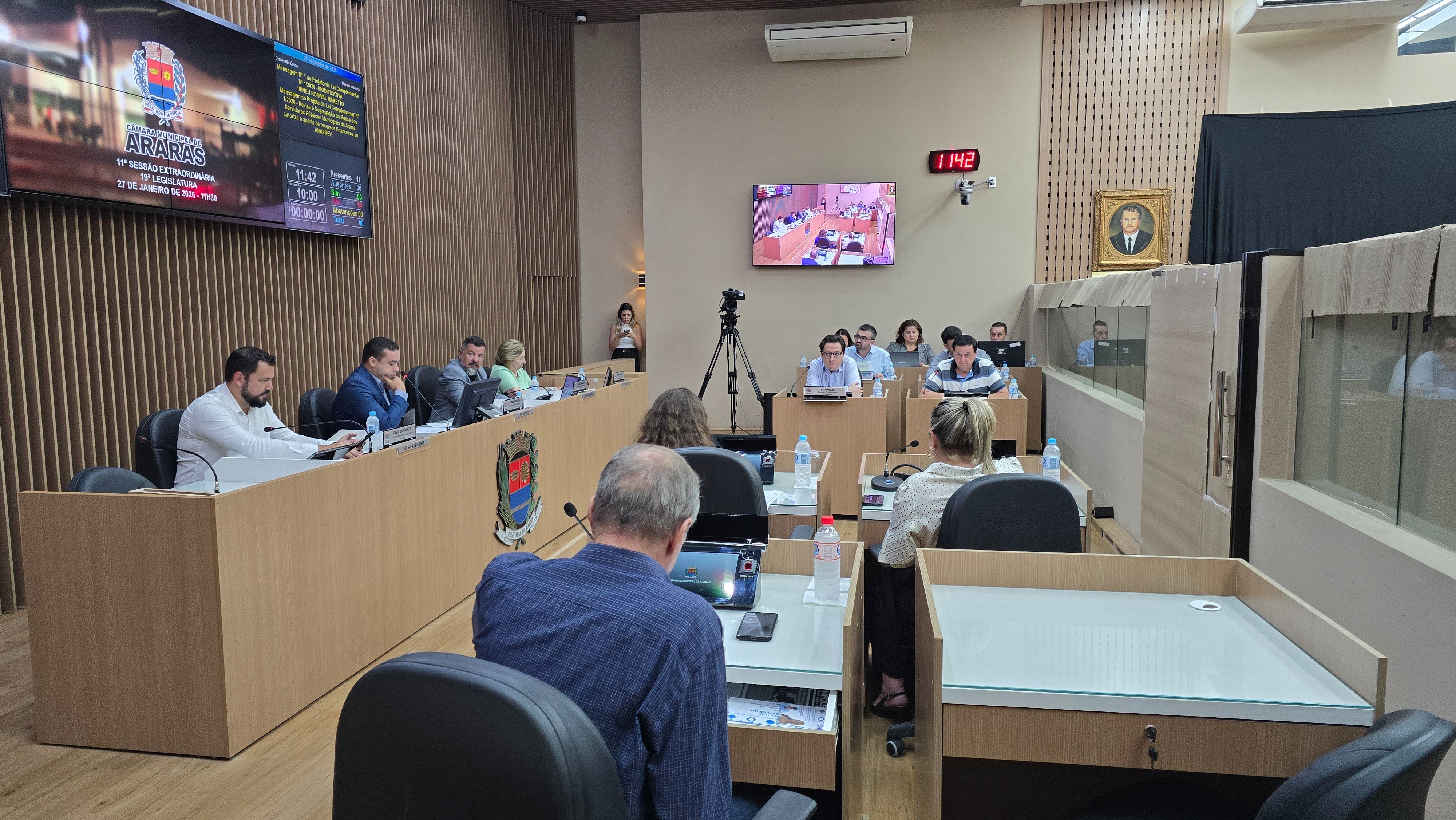 Visualize fotos 27/01/2026 - 11ª Sessão Extraordinaria
