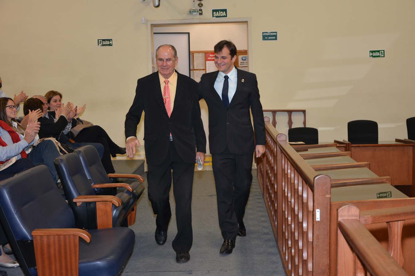 Visualize fotos Sessão Solene de entrega do título de Cidadão Ararense a Sérgio Imanto Siebert