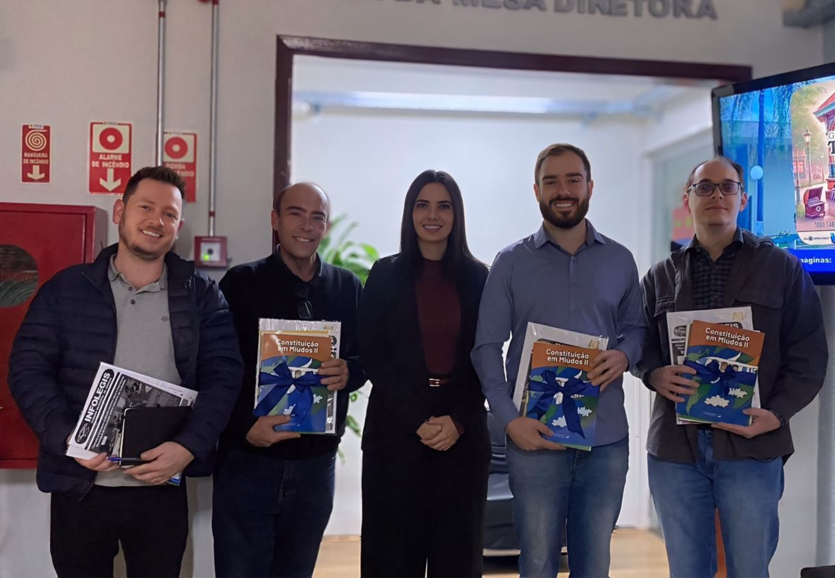 Presidente e funcionários da Câmara de Cabreúva visitam Câmara de Araras