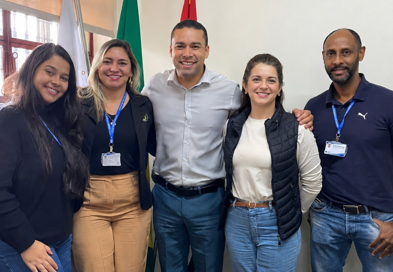 Câmara de Araras recebe visita de representantes da Câmara de Louveira